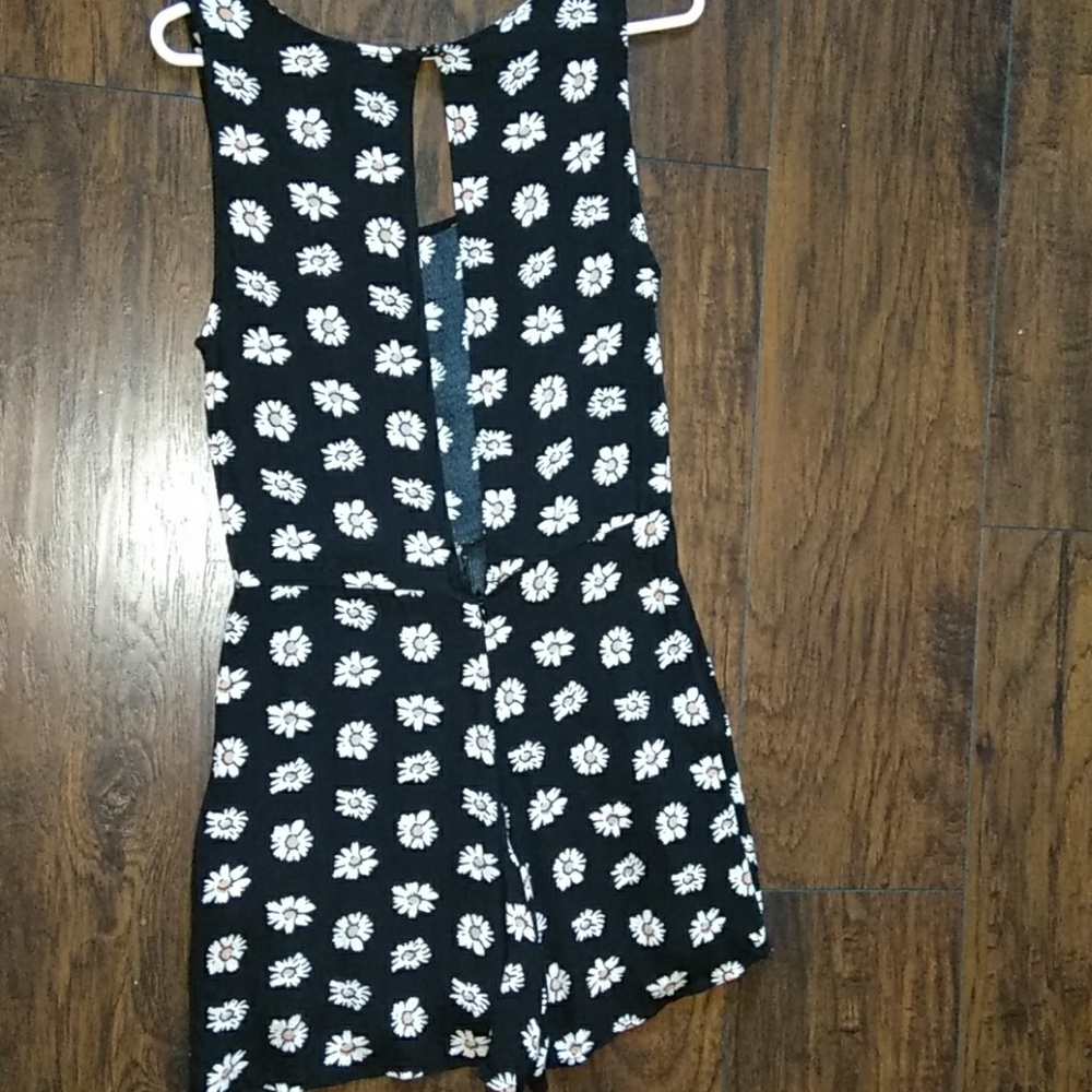 Romper - Picture 3 of 5
